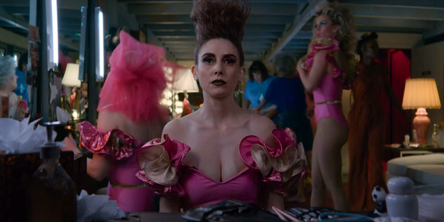 Jackie Tohn sexy, Kate Nash sexy - Glow s03e08-10 (2019)