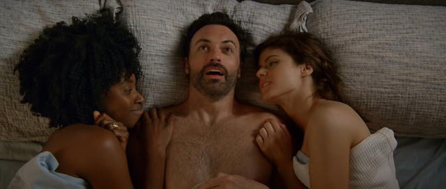 Alexandra Daddario sexy, Kirby Howell-Baptiste sexy - Why Women Kill s01e02 (2019)