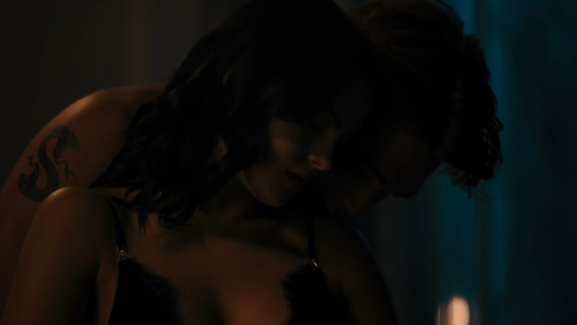 Lili Reinhart sexy, Camila Mendes sexy - Riverdale s04e02 (2019)