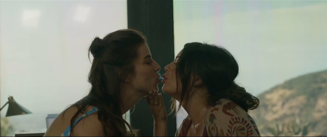 Angela Trimbur sexy, Janel Parrish sexy - Trespassers (2018)