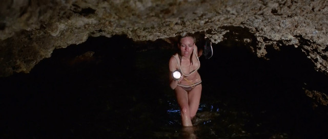 Anita Strindberg nude, Janine Reynaud sexy - La coda dello scorpione (1971)