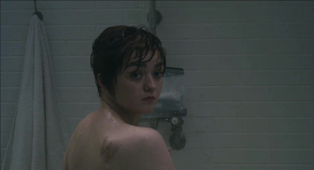 Blu Hunt sexy, Maisie Williams sexy -  The New Mutants (2020)