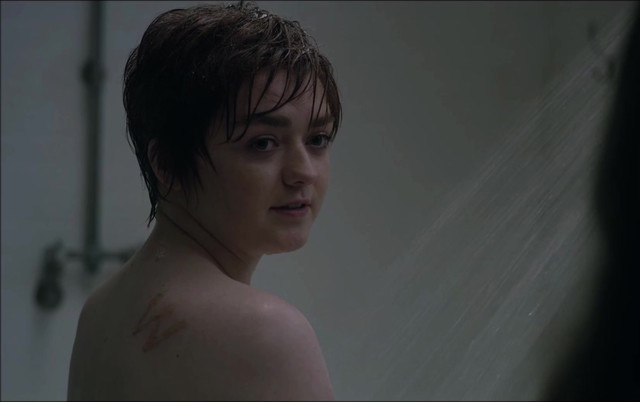 Blu Hunt sexy, Maisie Williams sexy -  The New Mutants (2020)