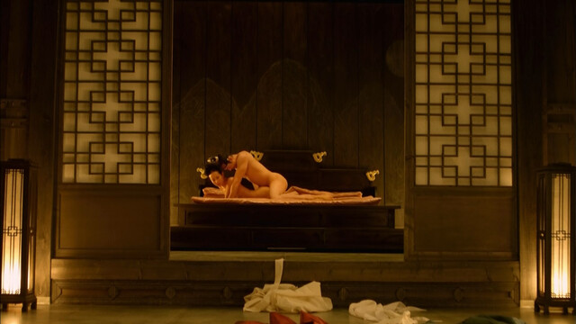 Jo Yeo-jeong nude - The Concubine (2012)