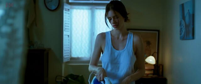 Kalki Koechlin sexy - The Job (2018)