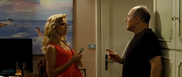 Nadir Caselli nude, Giulia Greco sexy, Micaela Ramazzotti sexy - Posti in piedi in paradiso (2012)