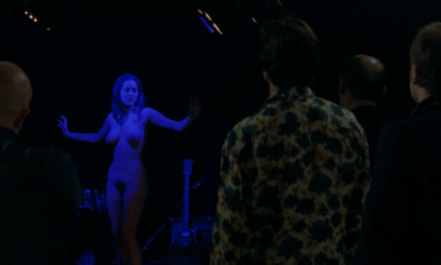 Marion Cotillard nude, Nozha Khouadra sexy - Chloe (1996)