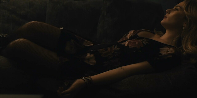 Addison Timlin nude - Sleeping in Plastic (All Roads to Pearla) (2019)