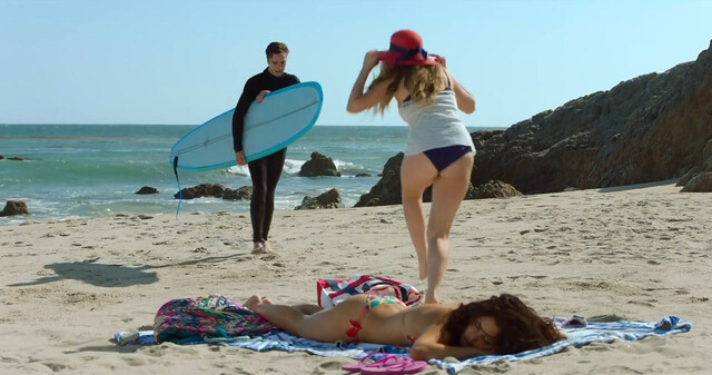 Carson Meyer sexy, Bianca A. Santos sexy, Pamela Anderson sexy, Molly Ringwald sexy - SPF-18 (2017)