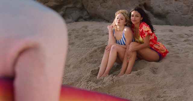 Carson Meyer sexy, Bianca A. Santos sexy, Pamela Anderson sexy, Molly Ringwald sexy - SPF-18 (2017)