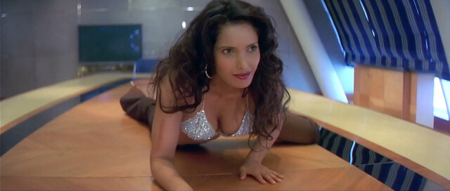 Katrina Kaif sexy, Madhu Sapre sexy - Boom (2003)