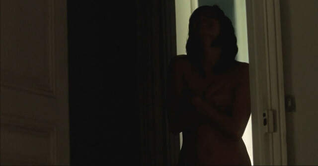 Aure Atika nude, Melanie Laurent sexy - De battre mon coeur s'est arrete (2005)