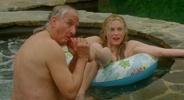 Daryl Hannah nude - Keeping Up with the Steins (2006)