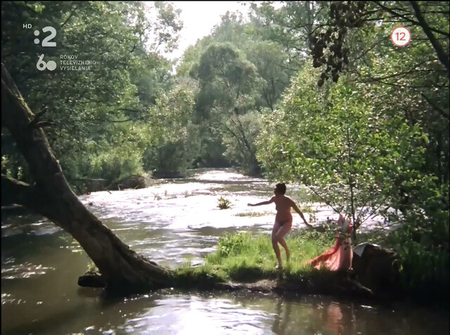 Jana Zvarikova nude, Petra Vancikovz nude - Alzbetin dvor s01 (1986)