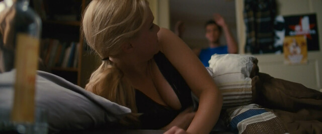 Amy Schumer sexy - Trainwreck (2015)