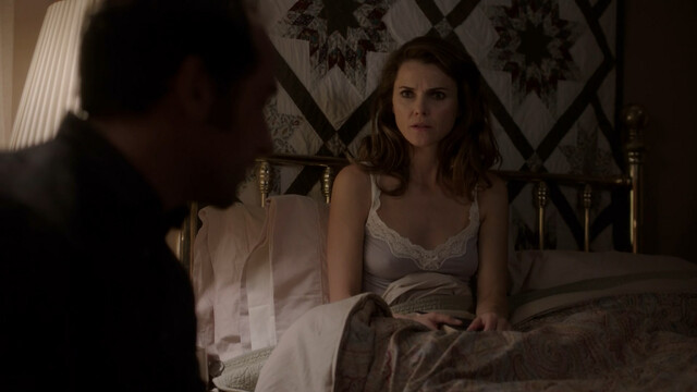 Keri Russell sexy– The Americans s04e02 (2016)