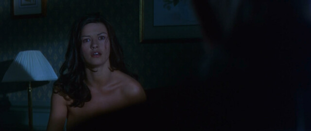 Catherine Zeta-Jones sexy - Entrapment (1999)