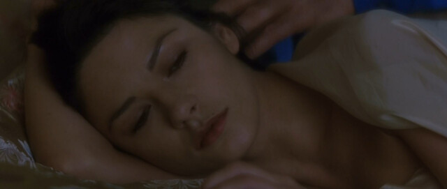 Catherine Zeta-Jones sexy - Entrapment (1999)