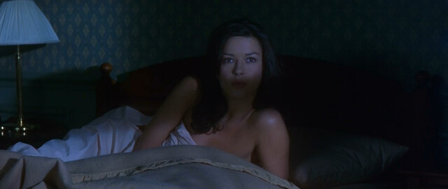 Catherine Zeta-Jones sexy - Entrapment (1999)