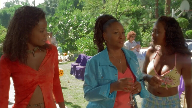 Kim Porter sexy, Gabrielle Union sexy, Susan Dalian sexy, Tamala Jones sexy, Julie Benz sexy - The Brothers (2001)