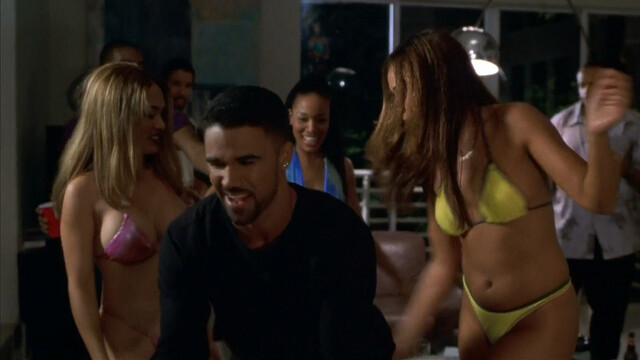 Kim Porter sexy, Gabrielle Union sexy, Susan Dalian sexy, Tamala Jones sexy, Julie Benz sexy - The Brothers (2001)