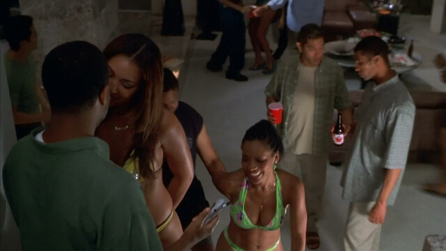 Kim Porter sexy, Gabrielle Union sexy, Susan Dalian sexy, Tamala Jones sexy, Julie Benz sexy - The Brothers (2001)