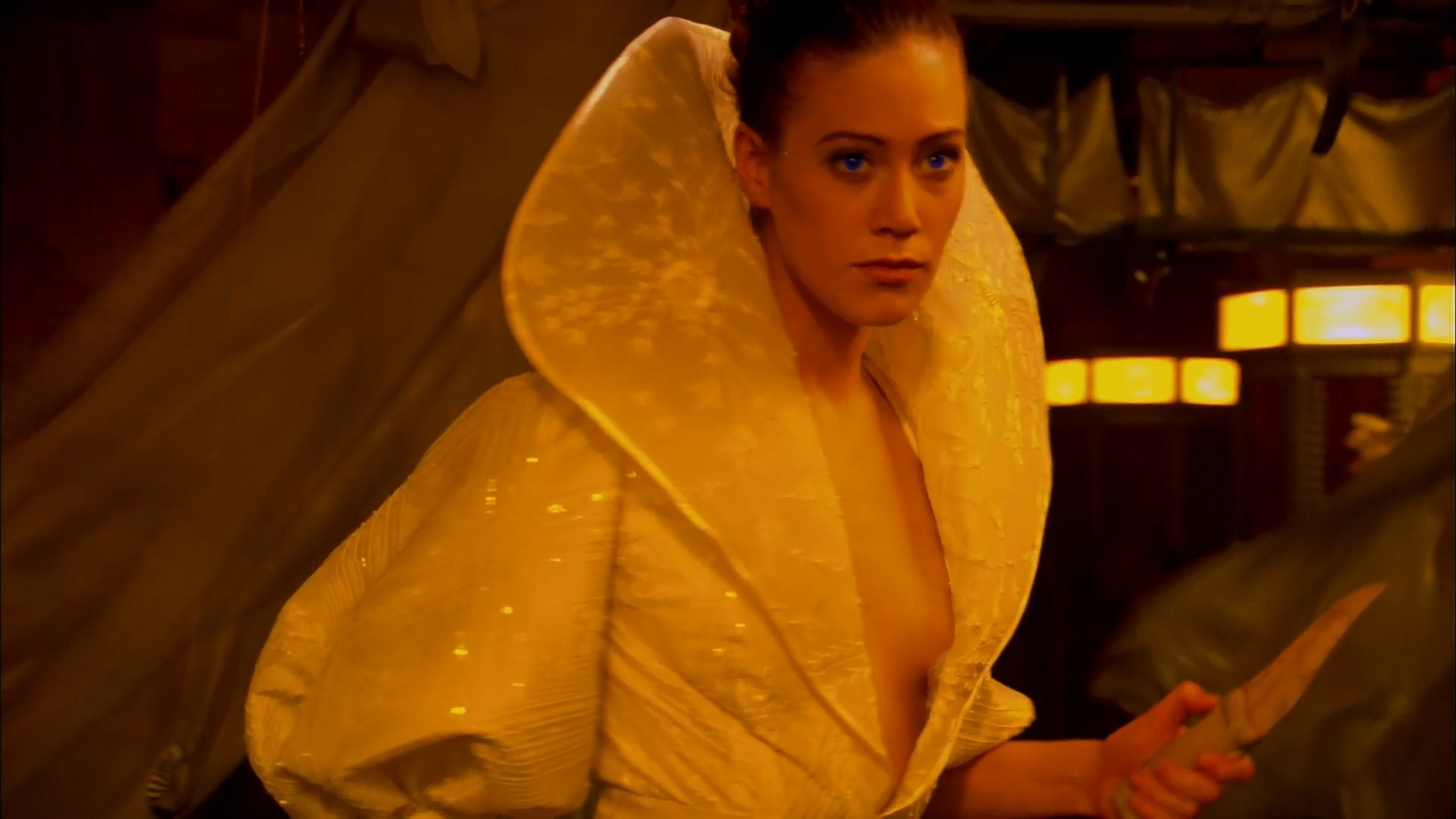 Daniela Amavia sexy, Jessica Brooks sexy - Children of Dune (2003)