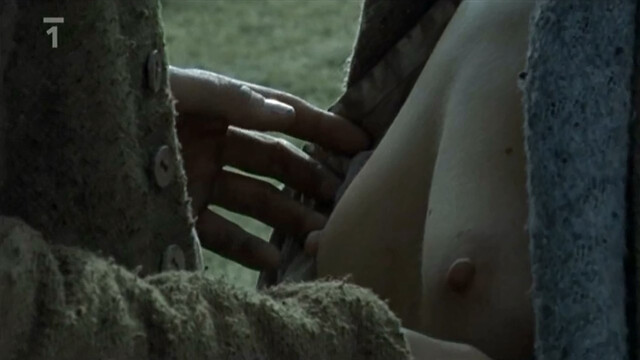 Bea Segura nude, Nuria Gago nude – Serrallonga (2008)