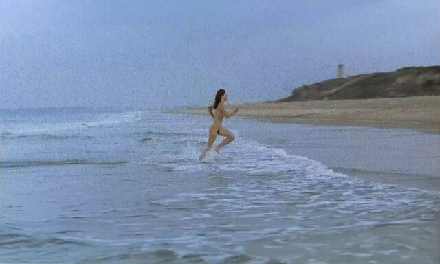 Allison Smith nude, Hedy Burress nude - Los anos barbaros (1998)