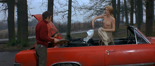 Catherine Deneuve nude - Mississippi Mermaid (1969)