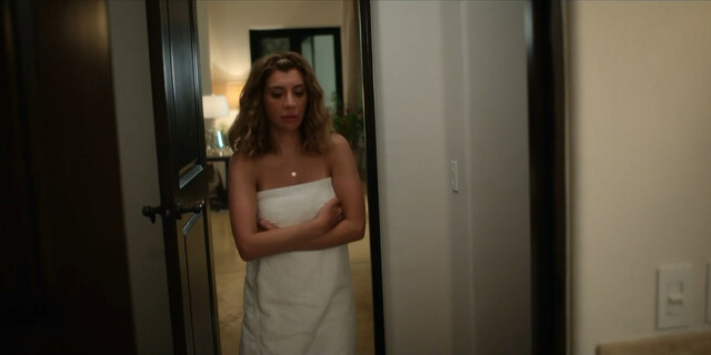 Nasim Pedrad sexy - Desperados (2020)