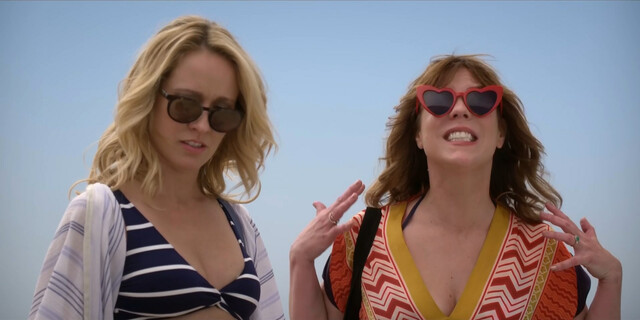 Anna Camp sexy, Sarah Burns sexy, Heather Graham sexy - Desperados (2020)