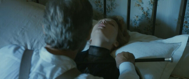 Lea Seydoux sexy - Journal d'une femme de chambre (2015)