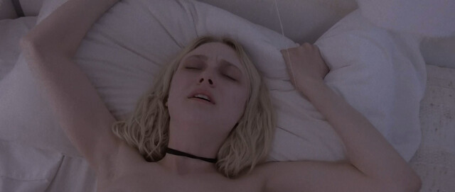 Dakota Fanning sexy, Evan Rachel Wood sexy - Viena and the Fantomes (2020)