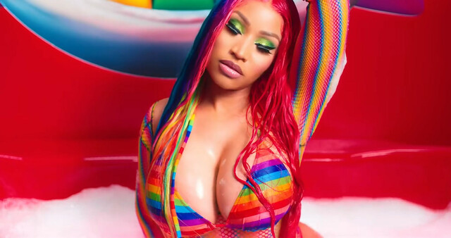 Nicki Minaj sexy - Trollz (2020)