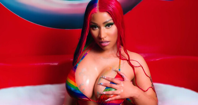 Nicki Minaj sexy - Trollz (2020)