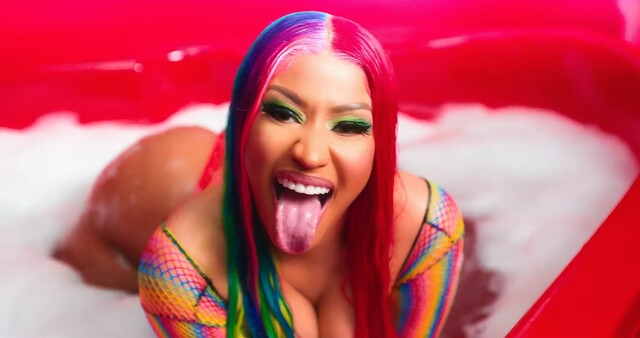 Nicki Minaj sexy - Trollz (2020)