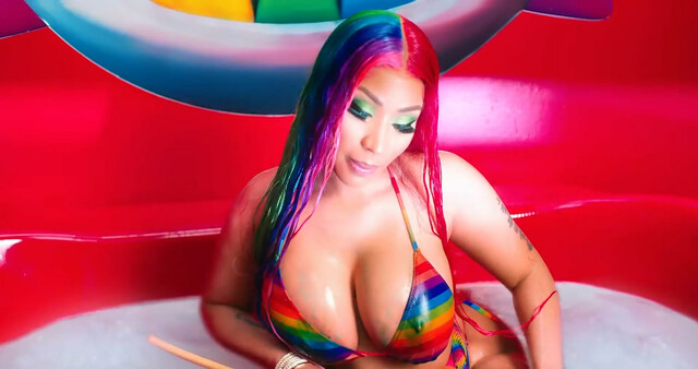 Nicki Minaj sexy - Trollz (2020)