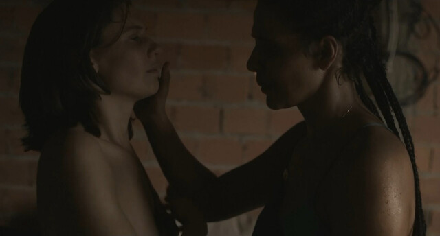 Anna Zepa nude, Daniela Evelise nude - Entre (2019)