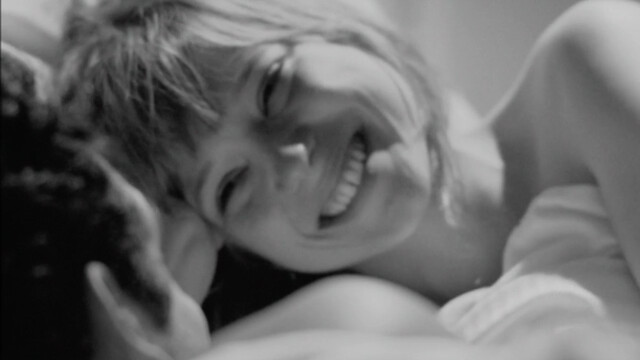 Lea Seydoux nude - Petit tailleur (2010)