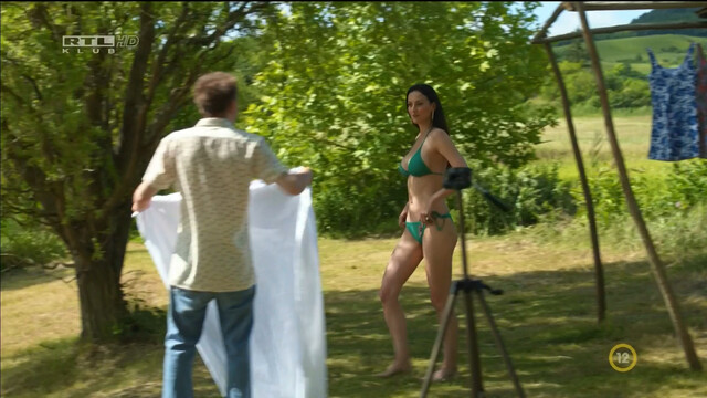 Zsuzsanna Ripli nude - A mi kis falunk s03e13 (2019)