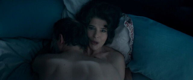 Doria Tillier sexy, Fanny Ardant sexy - La Belle Epoque (2019)