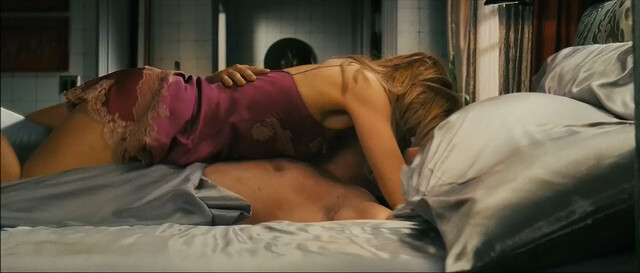 Felicity Huffman sexy - Georgia Rule (2007)