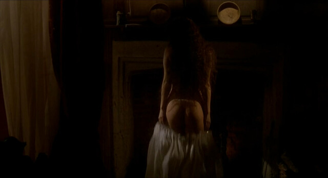 Polly Walker nude - Robinson Crusoe (1997)