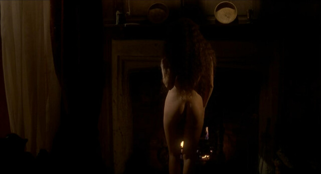 Polly Walker nude - Robinson Crusoe (1997)