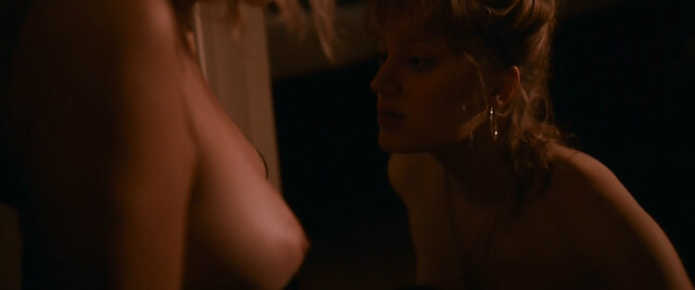 Nadia Tereszkiewicz nude, Valeria Bruni-Tedeschi nude, Juliet Doucet nude - Seules les betes (2019)