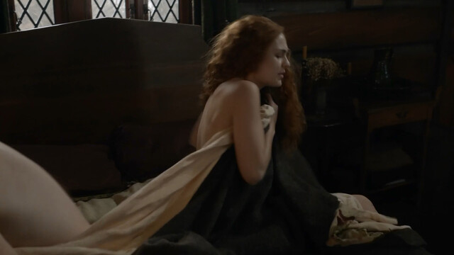 Sophie Skelton sexy - Outlander s05e09 (2020)