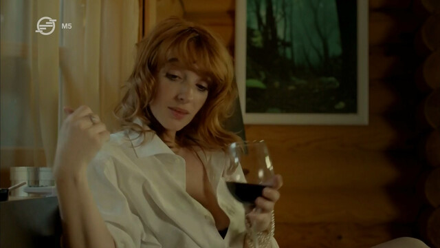 Vica Kerekes sexy - Tranzitido (2015)