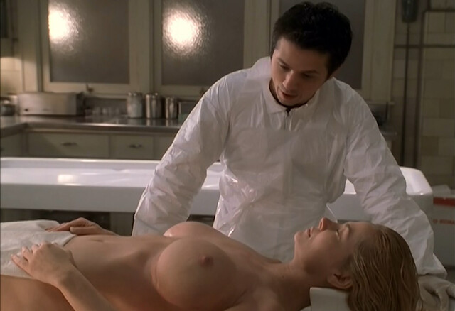 Veronica Hart nude - Six Feet Under s01e05 (2001)