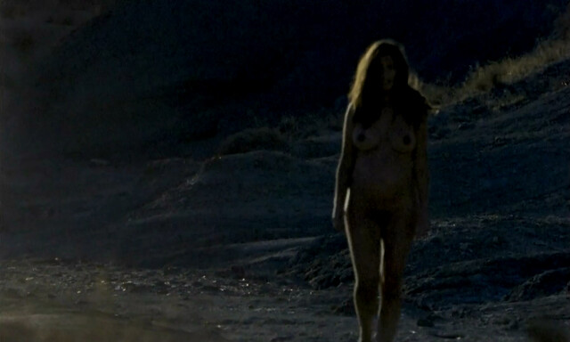 Lucie Lucas nude - Amor Quantico (2019)